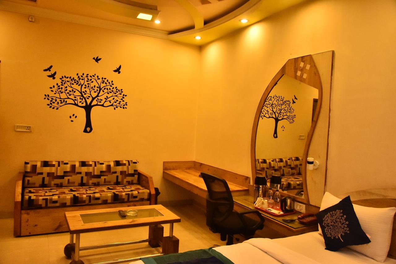 קאנפור Hotel Deep מראה חיצוני תמונה