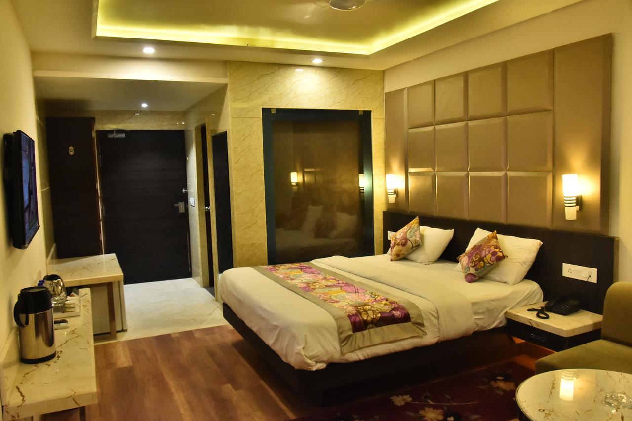 קאנפור Hotel Deep מראה חיצוני תמונה